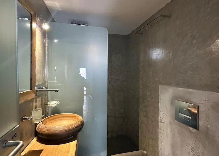 Hotel Gizis Cliffside *