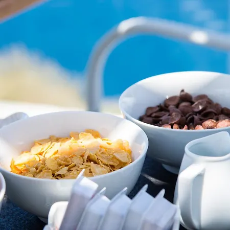 מלון Gizis Cliffside *