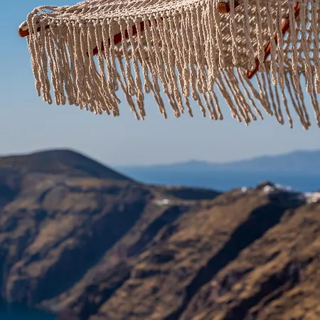 Gizis Cliffside Imerovigli (Santorini)